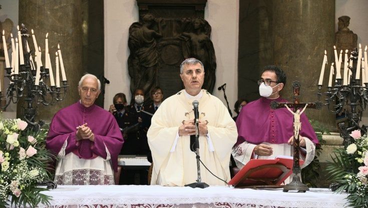 L'appello dell'arcivescovo al sindaco Lagalla: "Nomini la giunta al più presto". Appello ai cittadini: "Usate le mascherine"