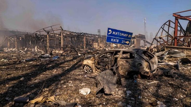 Ucraina, drone contro un deposito di armi: nuova strage russa a Bucha