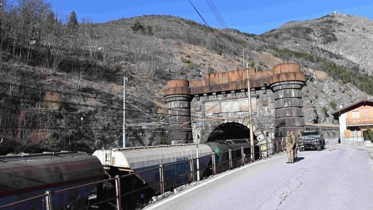 Da 6 anni i treni italiani non arrivano a Modane: la Francia rifiuta di adeguare 300 metri di binari