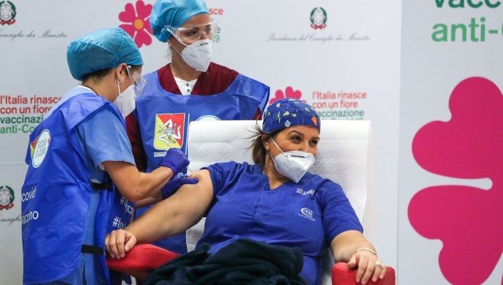 No Vax 2 medici su 10 ma la Regione non sa dove e come trovarli