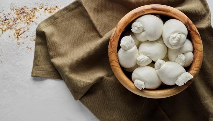Viaggio nella Via Lattea dei formaggi, dalle mozzarelle del nord alla caciotta di Circe