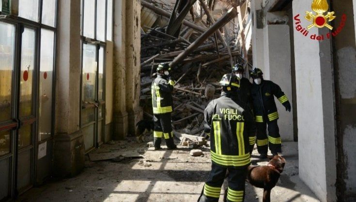 Ex Porta Susa, i proprietari dopo il crollo del tetto: "Colpa della pioggia, da due anni aspettiamo i permessi per costruire"