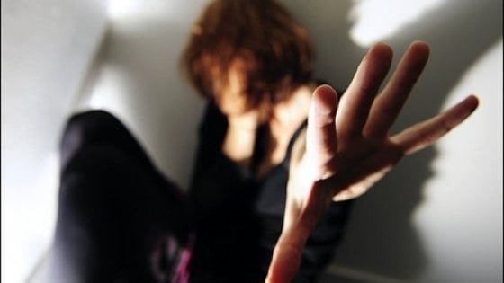 Catania, arrestato padre che abusava della figlia disabile