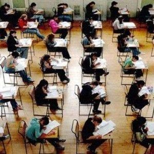 Nove liceali su 10 vanno all'università. Stage in azienda e all'estero decisivi per trovare lavoro