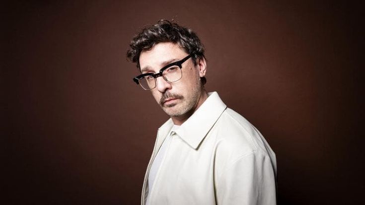 Willie Peyote: “Sono felice quando vedo i ventenni scendere in piazza”