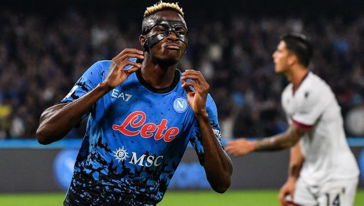 Napoli-Bologna 3-2: Osimhen entra nella ripresa e riporta gli azzurri solitari in vetta