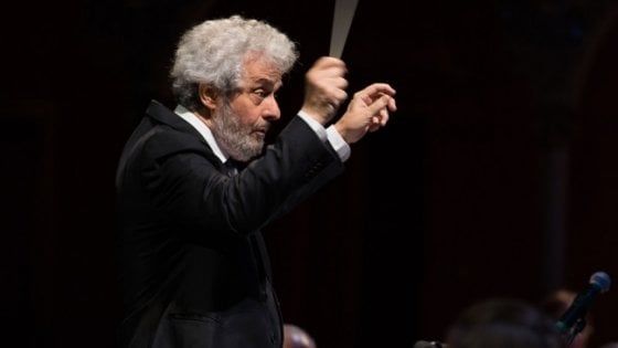 Firenze, annullato per pioggia il concerto di Piovani in Santissima Annunziata
