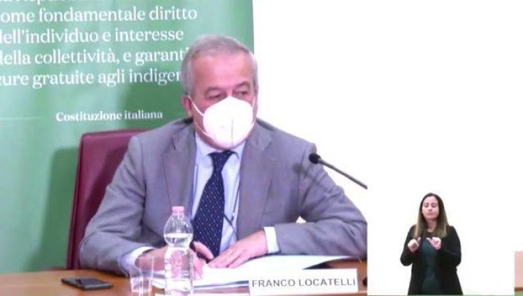 Vaccini Covid, il commissario Arcuri: "Si faranno anche dai medici di base, in farmacia e con unità mobili"