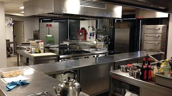 Le mani di Buffett su Angelo Po: le storiche cucine diventano americane