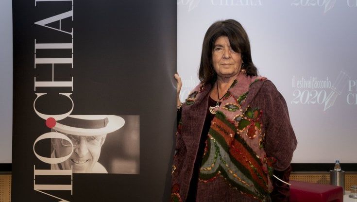 Maria Attanasio  vince il premio "Piero Chiara" con i suoi racconti