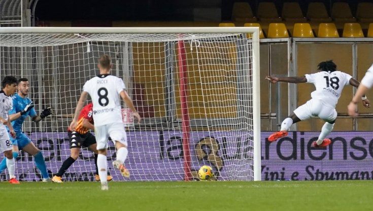 Benevento-Spezia 0-3: Pobega e Nzola travolgono i giallorossi