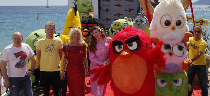 Cannes, gli uccellini arrabbiati di 'Angry Birds' sulla Croisette: "Siete pronti al nuovo cattivo?"