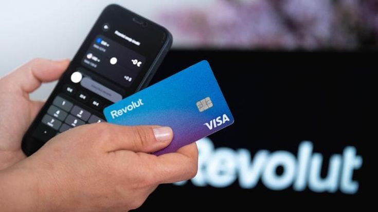Violati i conti dei clienti Revolut con la pec di una prefettura: indaga la polizia postale