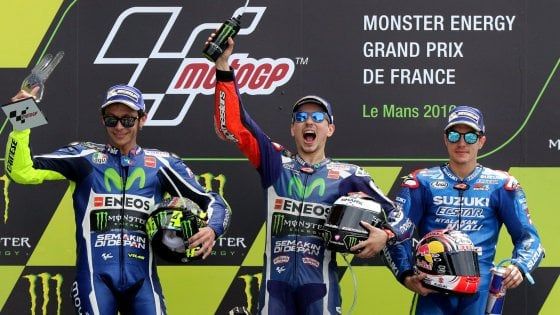 MotoGp: Lorenzo re di Francia, poi Rossi. Cadono Marquez e le due Ducati