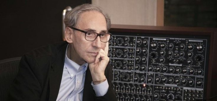 Franco Battiato cade sul palco, fratturato il femore