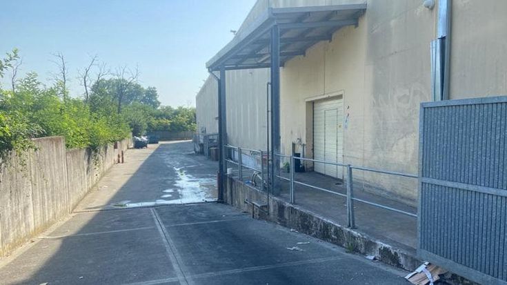 Codogno, camion investe e uccide uomo di 49 anni nel piazzale dove stava scaricando la merce