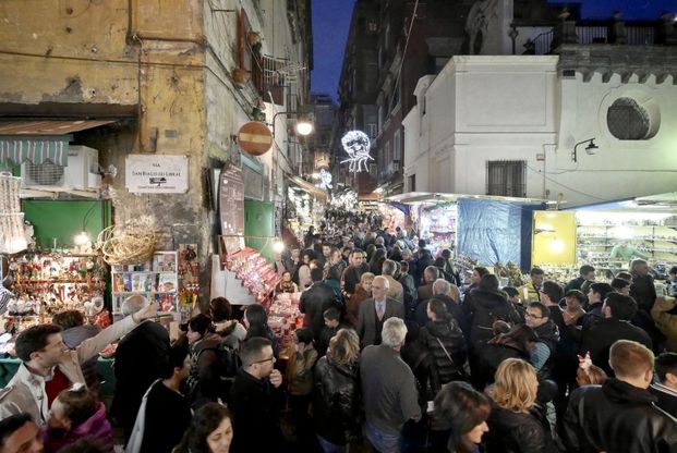 Che folla a San Gregorio Armeno