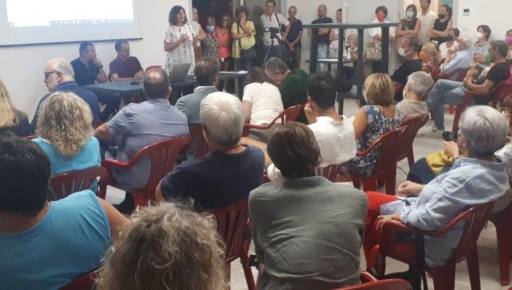 Nuovo prosciuttificio davanti al castello di Torrechiara: assemblea pubblica contesta il progetto