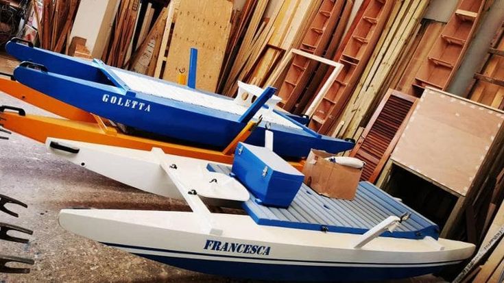 È un’impresa stare a galla fabbricando mosconi