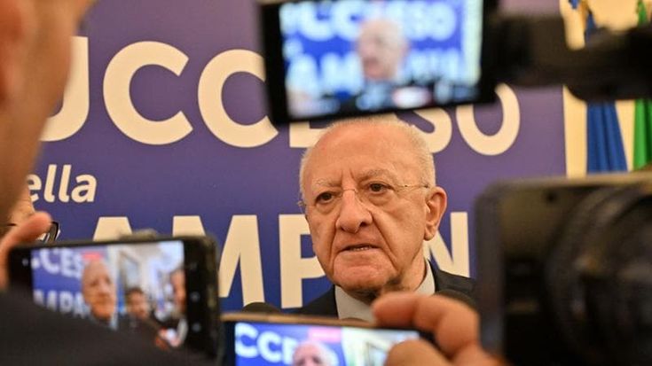 Salerno, l’eterno ritorno di De Luca: vince al primo turno e diventa sindaco per la quinta volta