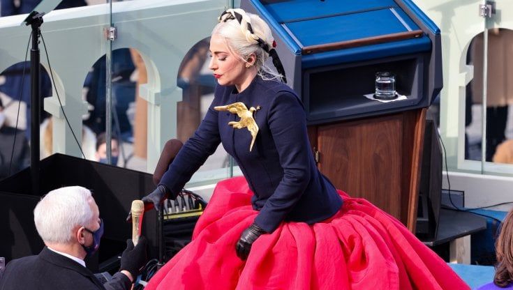 Schiaparelli, in vendita la colomba di Lady Gaga
