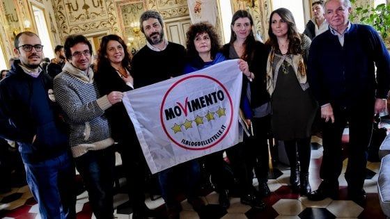 M5s, Nugnes espulsa: "Il movimento di oggi abiura ai valori originari". Fico la difende: "Resterà sempre 5S"