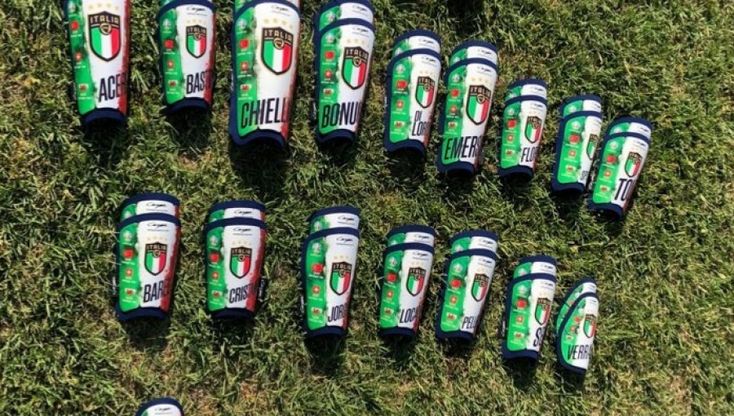 Europei, i parastinchi firmati: gli azzurri lanciano la moda