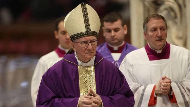 Parolin, il grande mediatore dell’era bergogliana che adesso corre da favorito