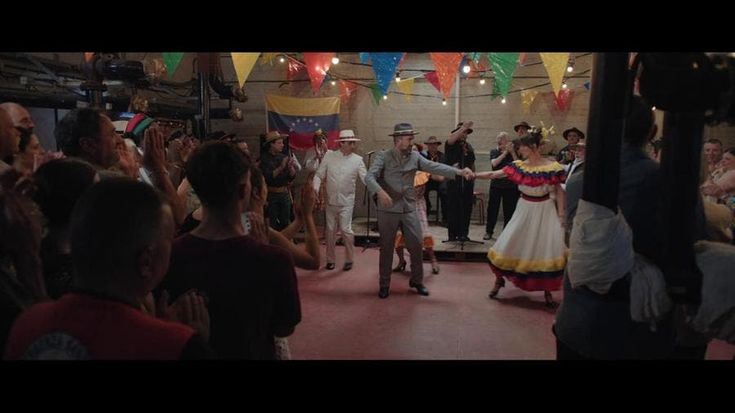 "Salute!", Antonio Albanese e Virginia Raffele di nuovo in coppia nel film di Natale