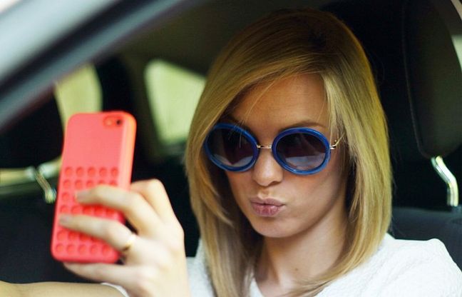 Smartphone al volante pericolo costante