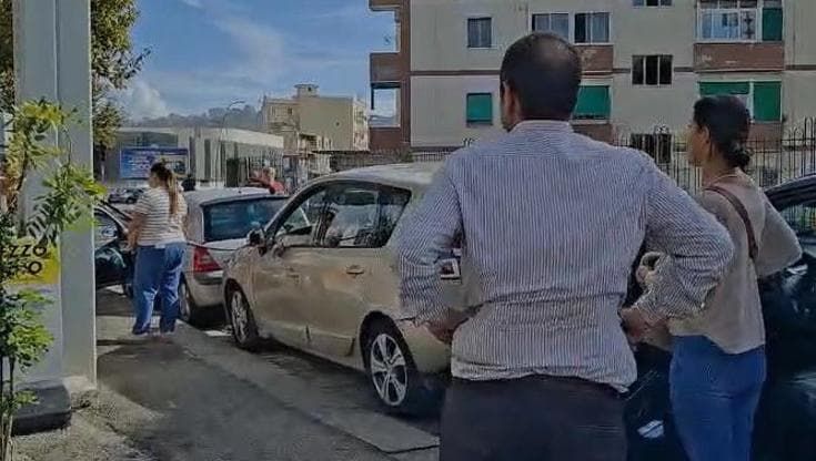 Napoli, assalto ai distributori ma la benzina non basta