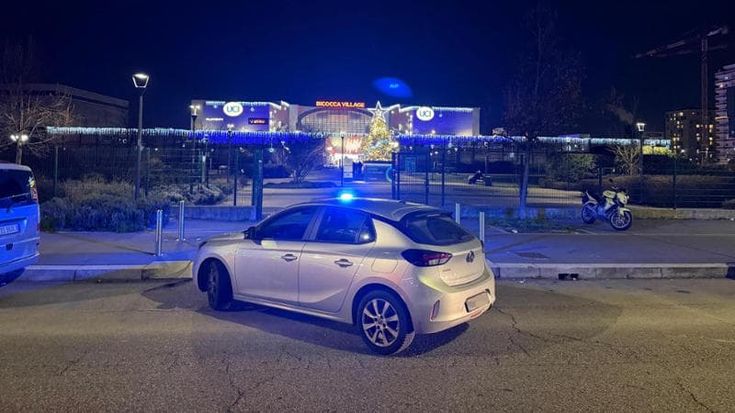 Milano, cerca di difendere l’amico da una rapina e viene accoltellato: è grave un ragazzo di 15 anni