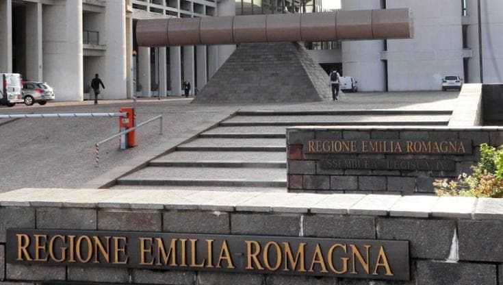 Niente buono pasto per i dipendenti della Regione in smart working: “Nessun obbligo”
