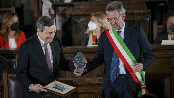 Governo Draghi, ora Manfredi teme per i progetti del Pnrr: "Ma la mia maggioranza è solida"