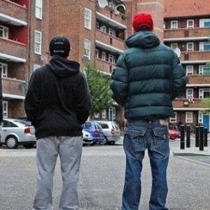 Rapine a coetanei per soldi e cellulari, fermata baby gang a Milano: quattro minori in comunità