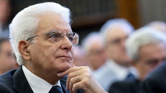 Mattarella ricorda i migranti italiani: "Dal nostro Paese ne sono partiti 26 milioni in cento anni"