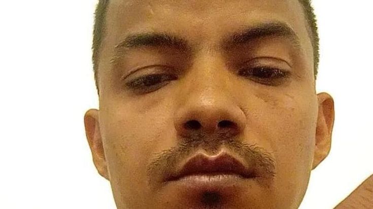 Migranti, la storia assurda di Michel Ivo Ceresoli: "Io italiano con la pelle nera costretto ad arrivare in Italia con i trafficanti su un barchino"