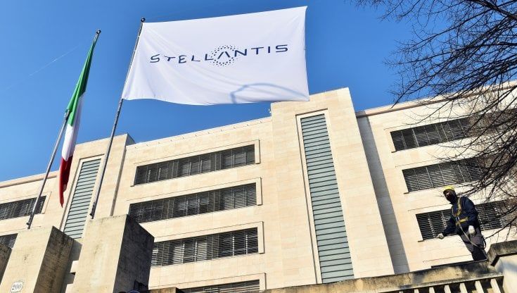 Consiglio comunale aperto su Stellantis: "A Torino il polo guida europeo per la mobilità elettrica"