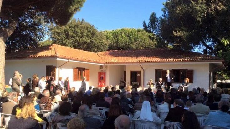 Cultura, società e voglia di condividere una passione: la biblioteca di Pallotta a Fregene compie 30 anni