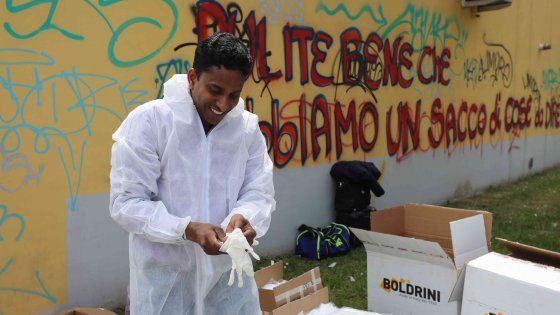 Milano, cleaning day un anno dopo i No Expo: le scritte sono uno schiaffo ai volontari