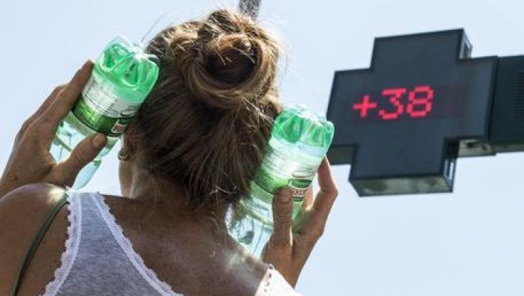 Previsioni meteo, in arrivo caldo torrido: mercoledì fino a 43 gradi e notti tropicali
