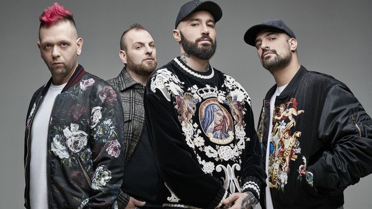 Boomdabash, la svolta: "Basta tormentoni, è ora di impegnarsi"