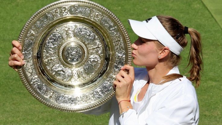 Rybakina, regina riluttante di Wimbledon: "Felice sia finita"