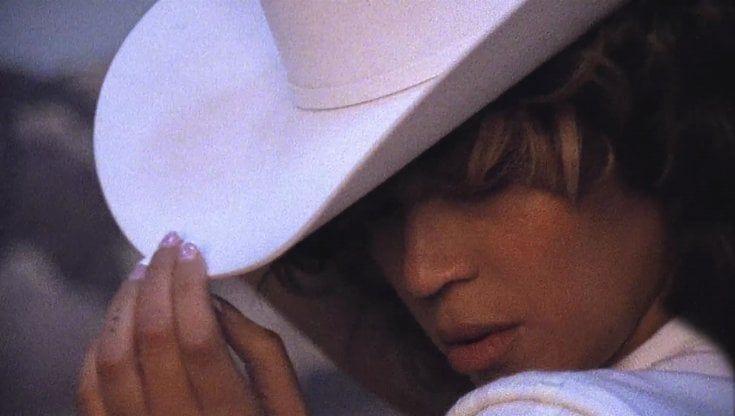 Beyoncé, verso i 40 a cuore aperto: "Ho sentito il peso di essere la spina dorsale della famiglia"