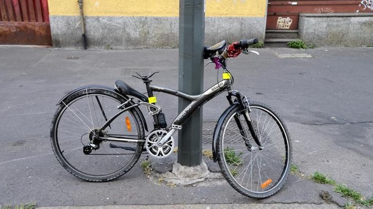 Desio, cade dalla bici e muore a 15 anni: l’ipotesi dell’incidente mentre provava delle evoluzioni