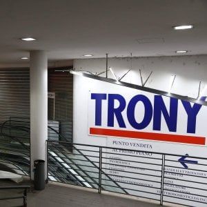 Roma, l’addio di Trony chiusi otto store. Ipotesi Euronics