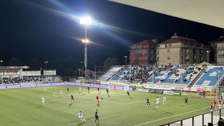 L’Entella manca il poker, ma prende gli applausi. C’è solo il gol di Castelli per l’uno a uno, il bunker del Carpi resiste