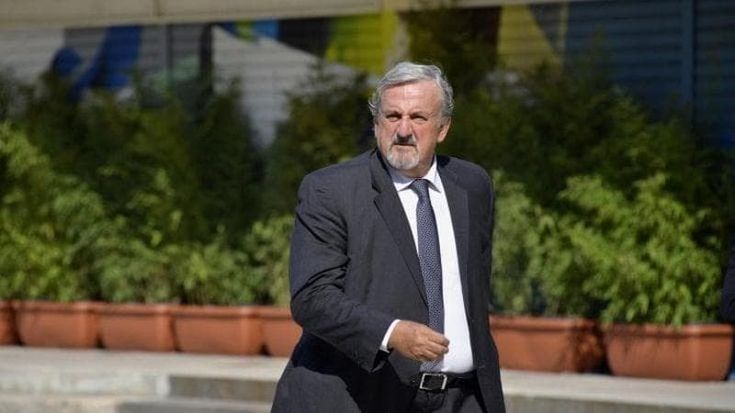 Emiliano pronto all’addio, no al terzo mandato in Puglia: “Voglio archiviarmi da solo”. Ma aspetta un segnale da Antonio Decaro