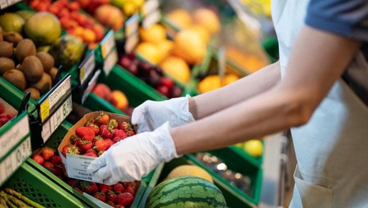 Bio, avocado, plastica: alla prova cinque miti sull’alimentazione sostenibile