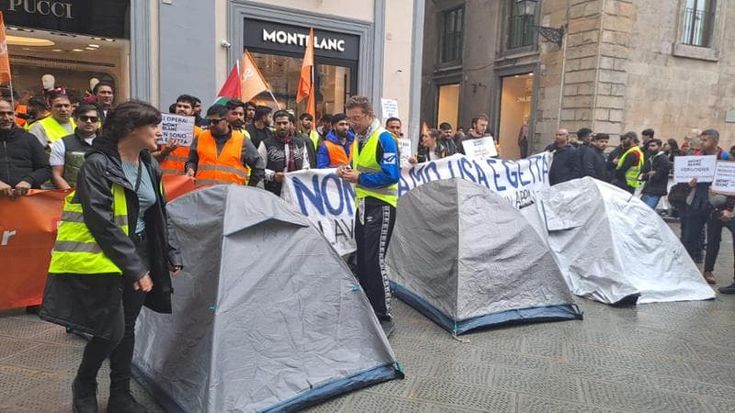 Protesta Montblanc, nel cuore di Firenze le tende dei lavoratori in appalto e una lettera per Giani